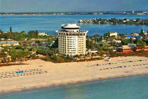 Grand Plaza Beachfront Resort buitenkant
